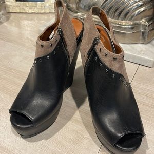 Peep toe platform wedge sandals